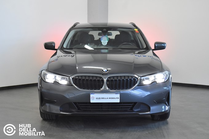 BMW 318d 48V Touring Business Advantage